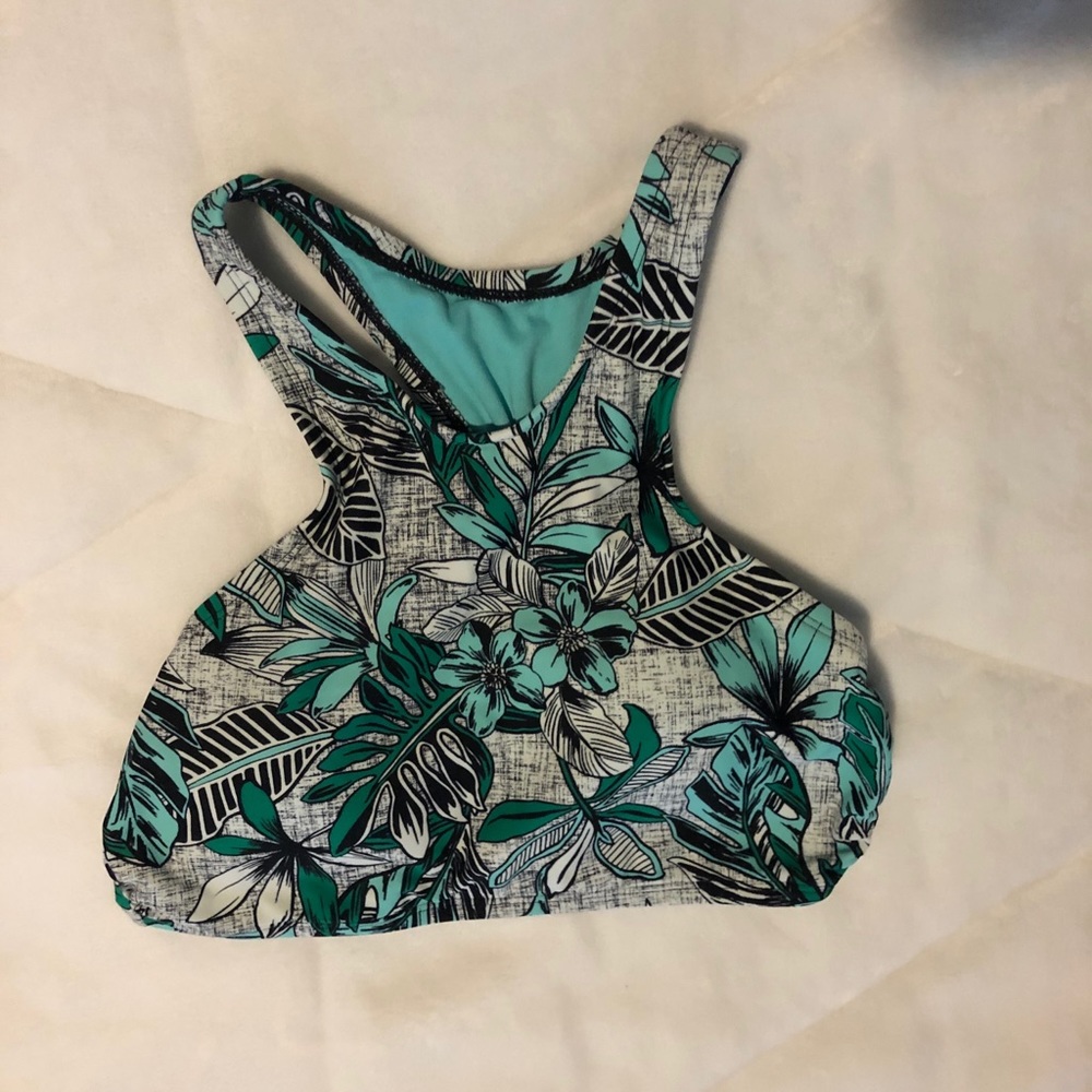 Bikini top.